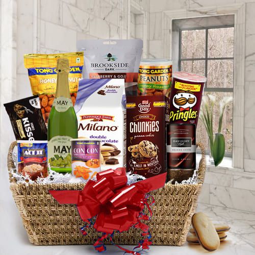 Send Christmas Gourmet Baskets to India, Christmas Gourmet Baskets Gift  Basket Delivery in India, Christmas Gourmet Baskets